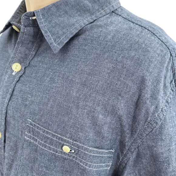 St. John's Bay Chambray Short Sleeve Men's Button-up Shirt Outfitters Sz Lrg EUC - Picture 2 of 7